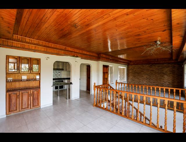 7 BEDROOM HOUSE FOR SALE IN AVOCA